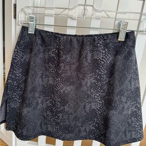 Snakeskin print skort